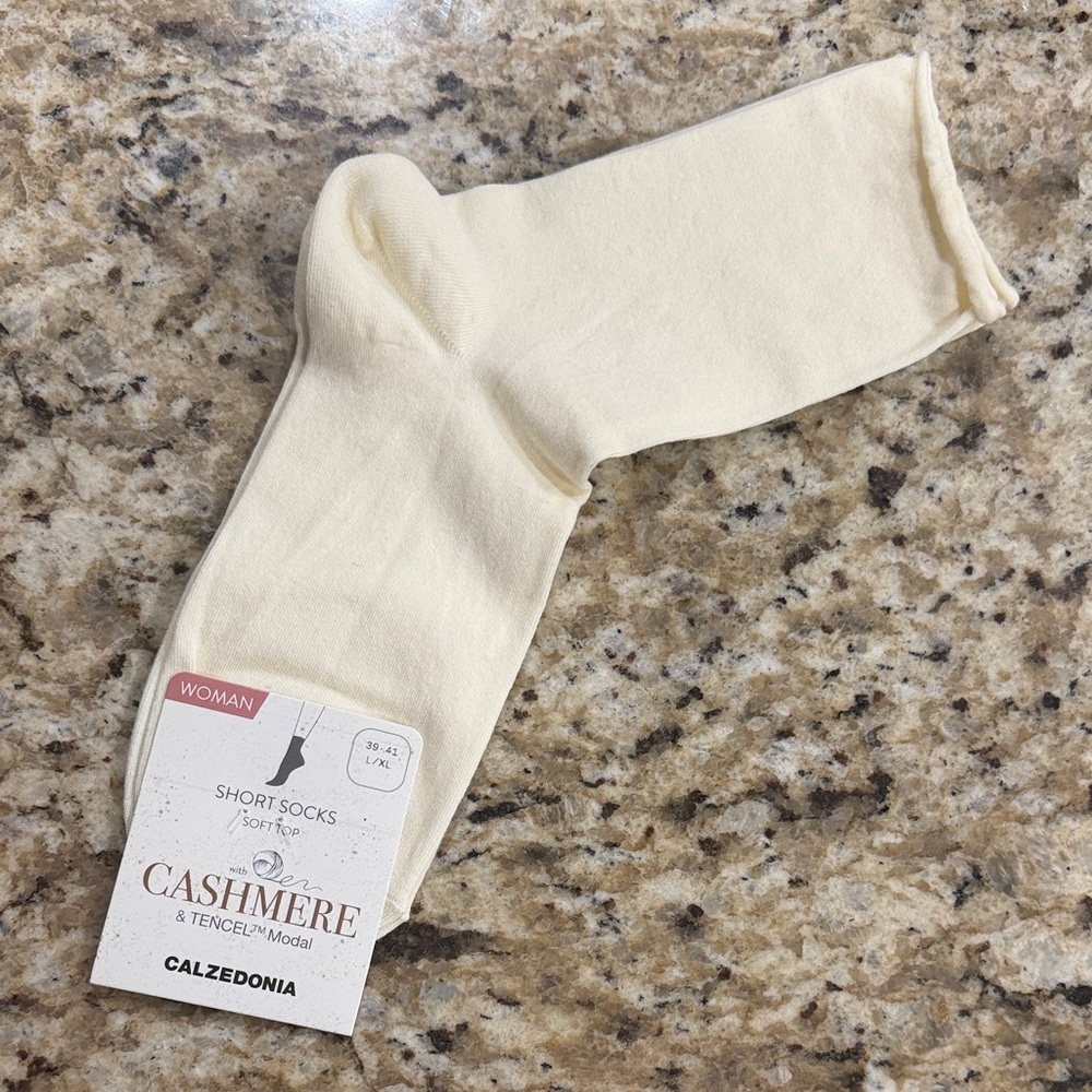 Calzedonia Women's Cream Short Socks
